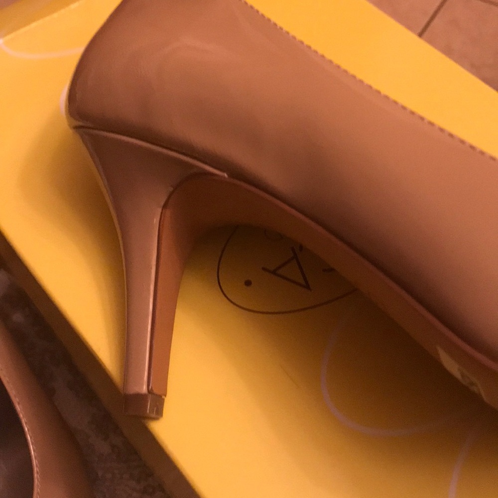 Shoes - Picture 3 of 5